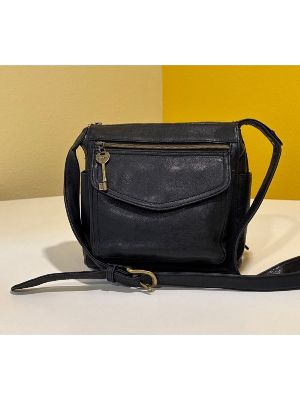 Fossil Black Leather Crossbody Bag With Adjustable Strap Vintage Y2K Style Multi